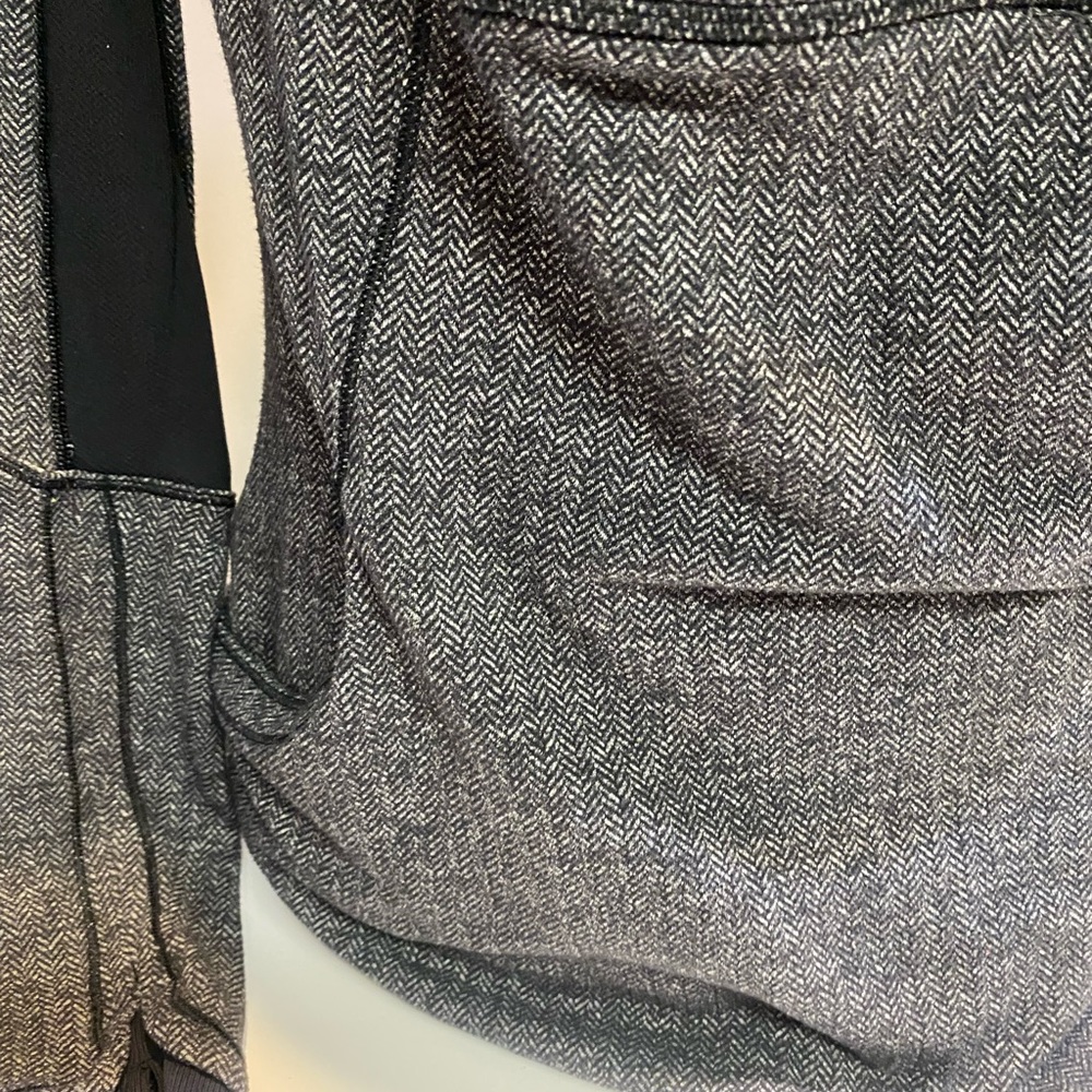 Lululemon zip up jacket - Picture 4 of 8